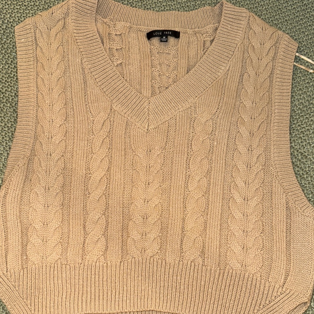 Love Tree Women's V-Neck Cable Knit Sweater Vest - Beige